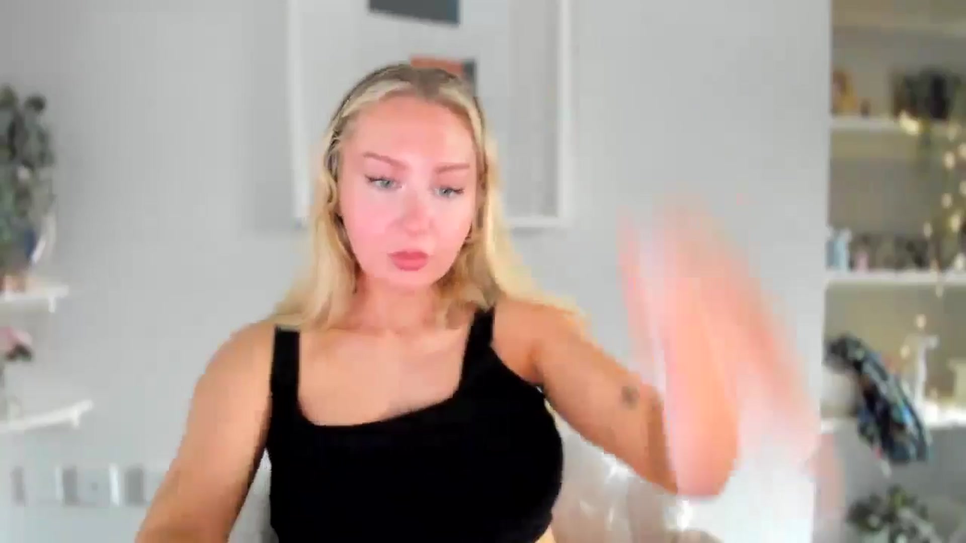 Gallery image thumbnail from AvaCutie's myfreecams stream on, 04/14/2026, 16:02 image 8 of 20