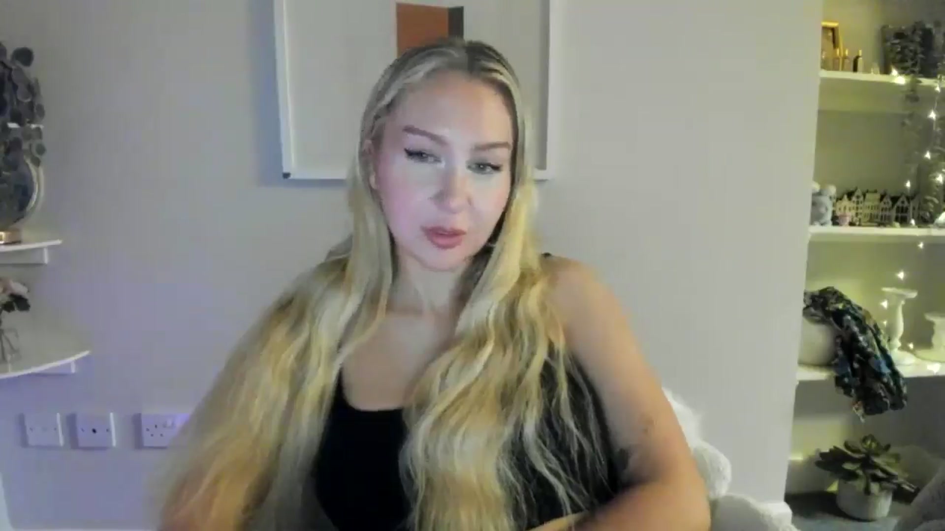 Gallery image thumbnail from AvaCutie's myfreecams stream on, 04/14/2026, 18:40 image 9 of 20