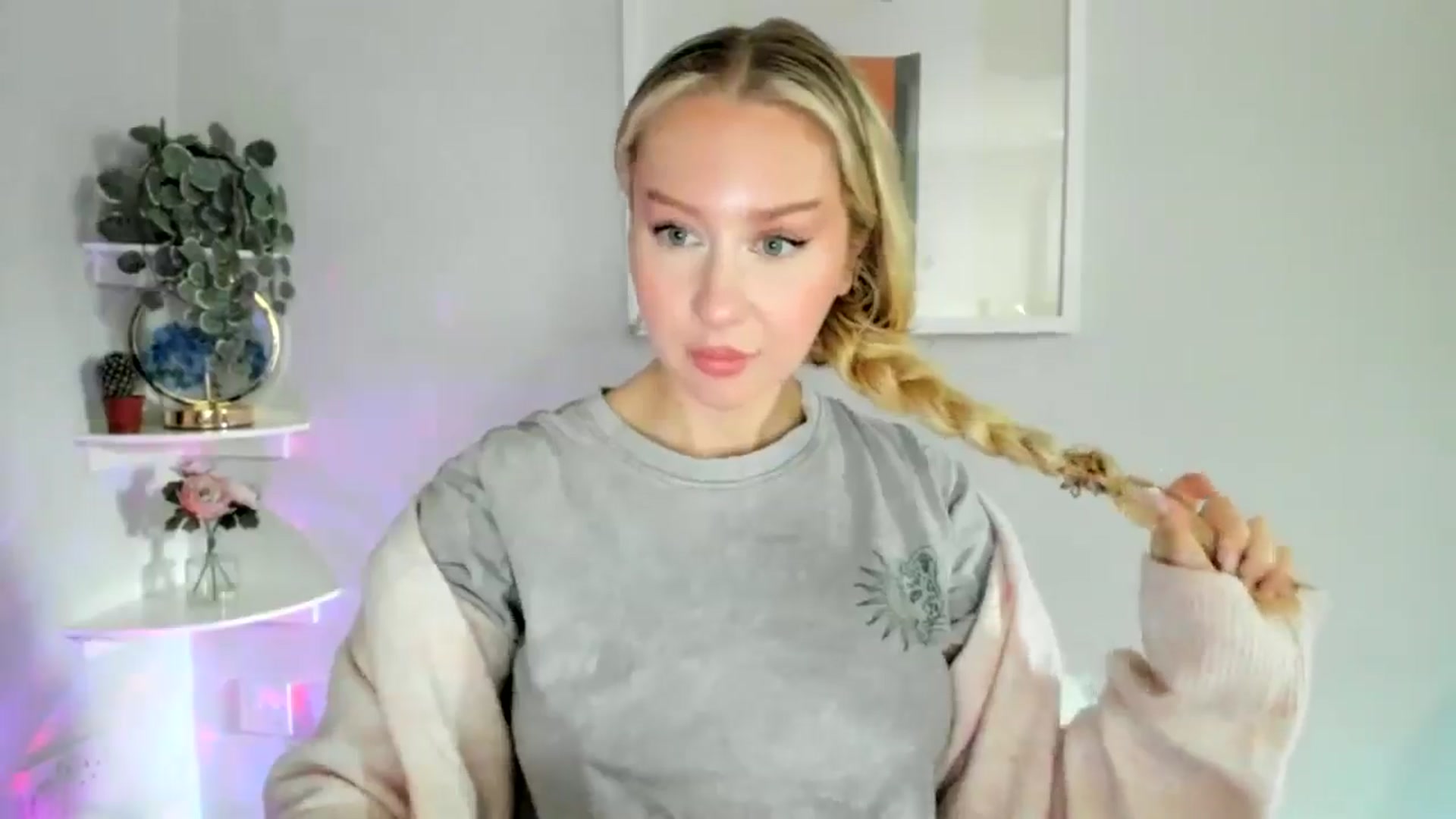 Gallery image thumbnail from AvaCutie's myfreecams stream on, 04/15/2026, 16:47 image 19 of 20