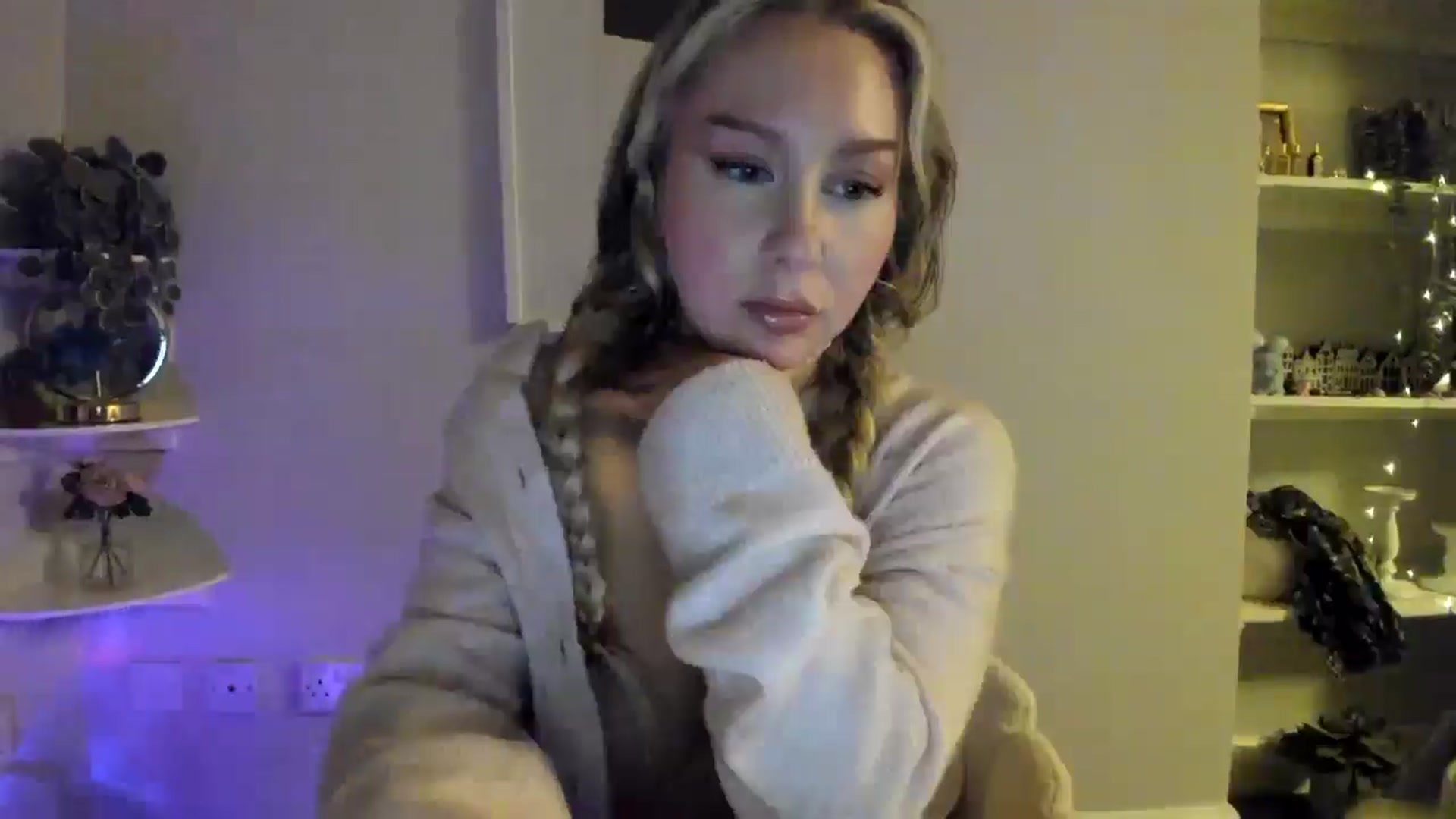 Gallery image thumbnail from AvaCutie's myfreecams stream on, 04/15/2026, 20:59 image 13 of 20