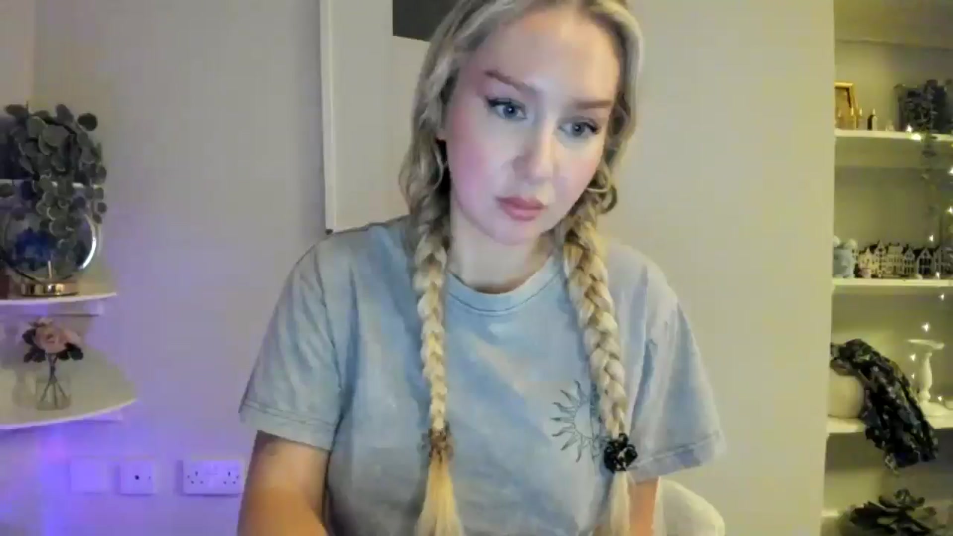 Gallery image thumbnail from AvaCutie's myfreecams stream on, 04/15/2026, 20:59 image 3 of 20