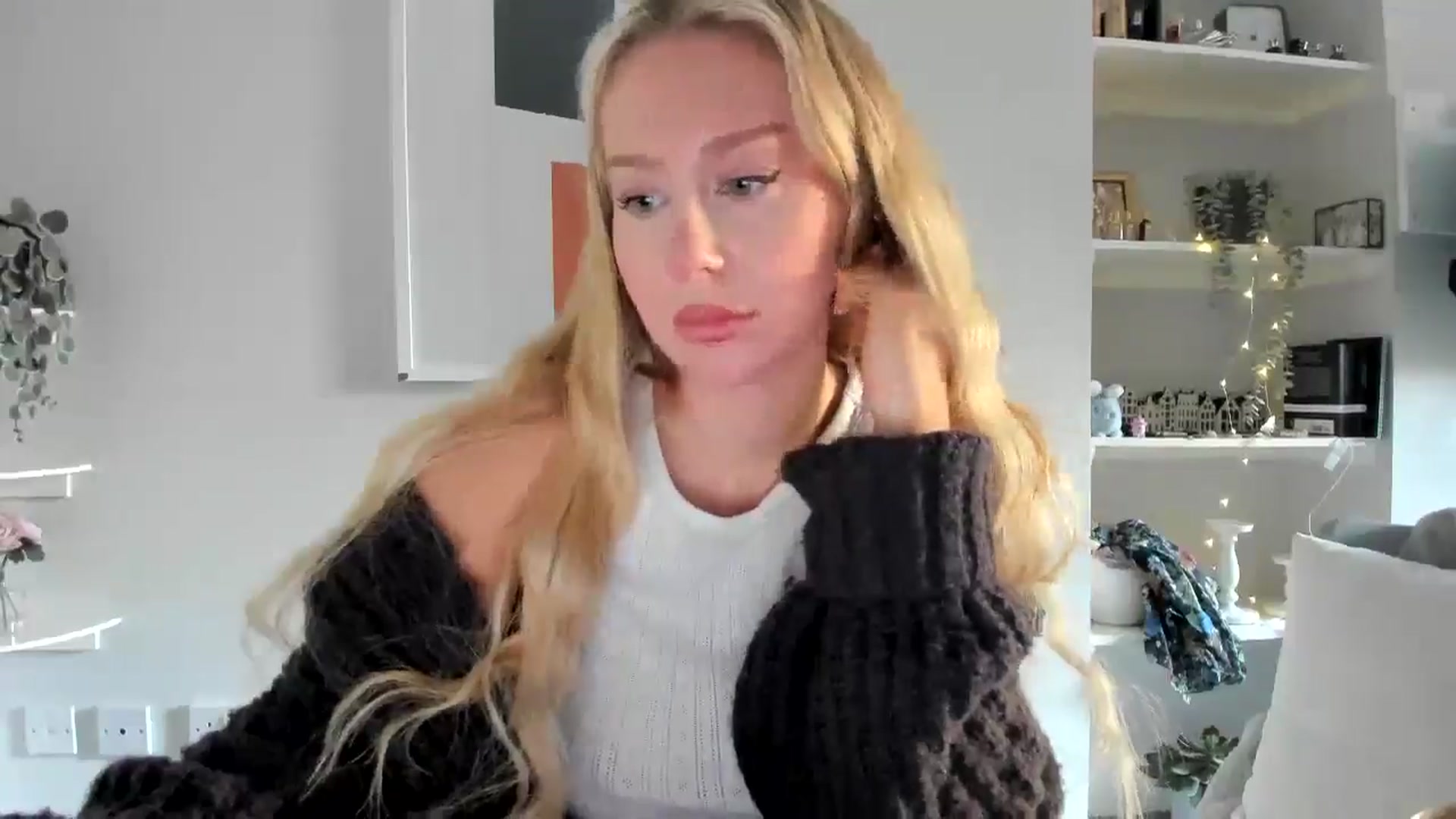 Gallery image thumbnail from AvaCutie's myfreecams stream on, 04/16/2026, 09:49 image 19 of 20
