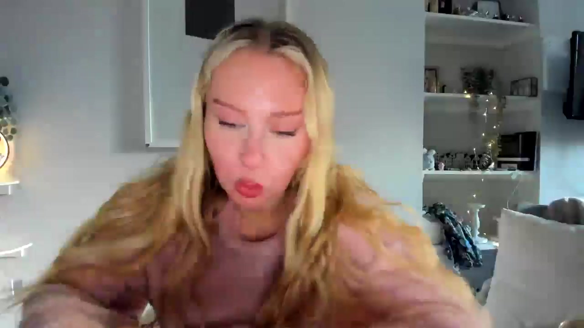 Gallery image thumbnail from AvaCutie's myfreecams stream on, 04/16/2026, 13:33 image 19 of 20