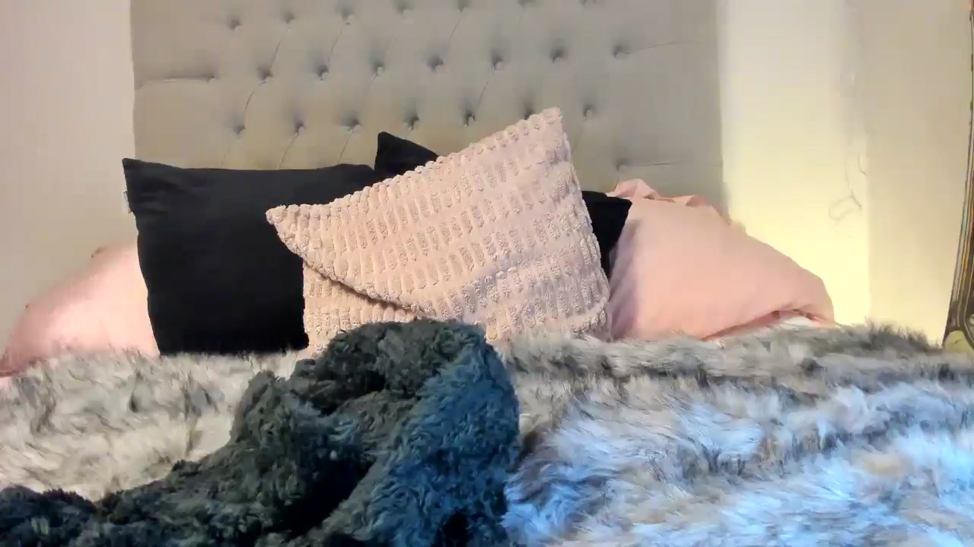 Gallery image thumbnail from AvaCutie's myfreecams stream on, 04/16/2026, 18:40 image 13 of 20