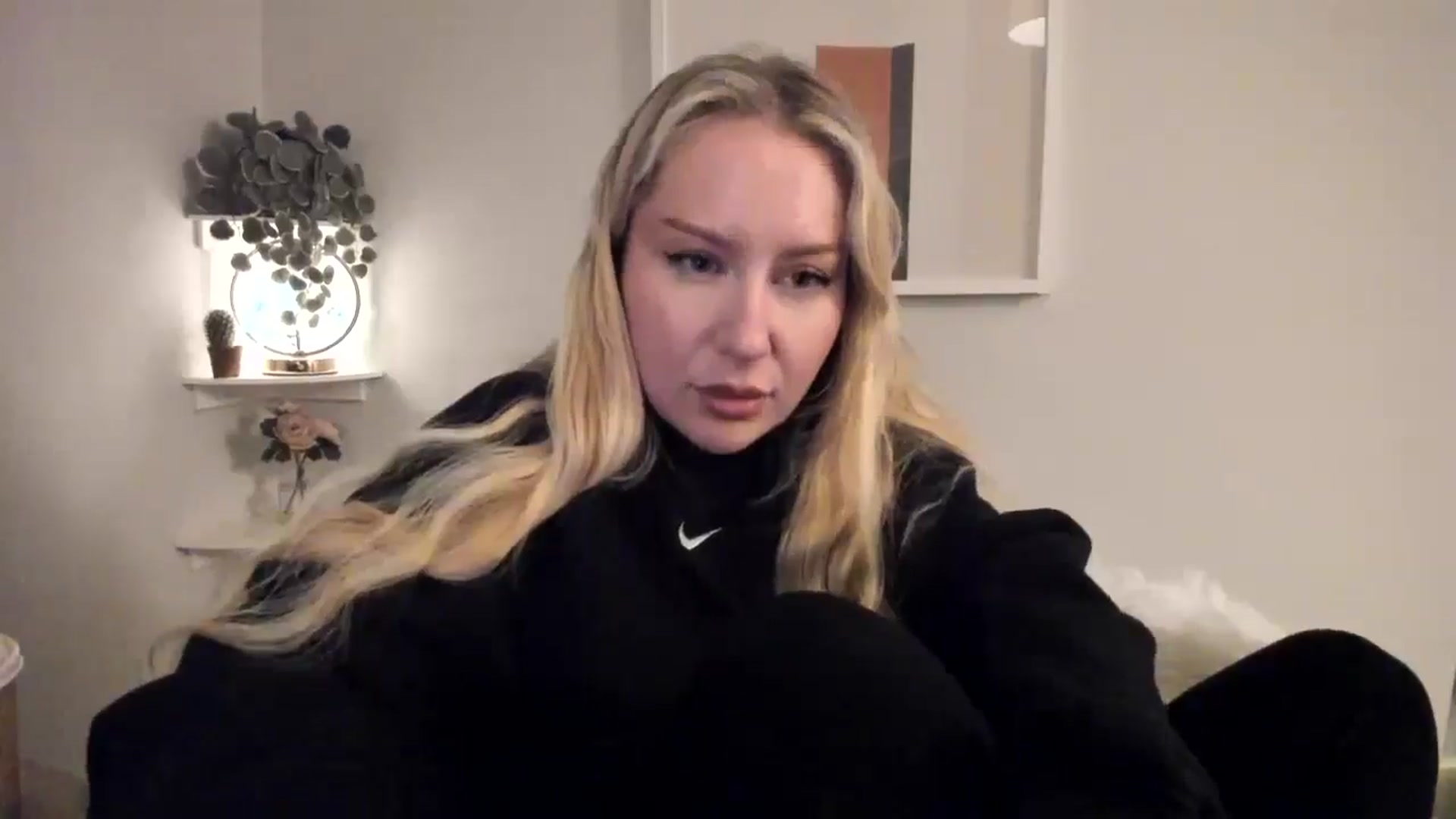 Gallery image thumbnail from AvaCutie's myfreecams stream on, 04/16/2026, 21:01 image 13 of 20