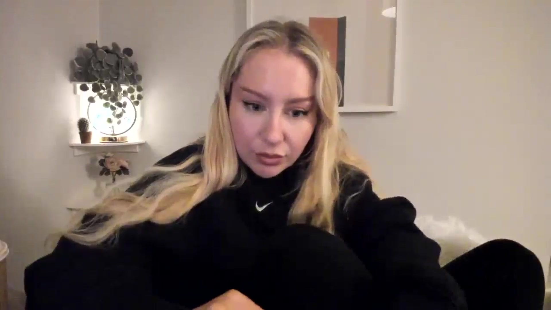 Gallery image thumbnail from AvaCutie's myfreecams stream on, 04/16/2026, 21:01 image 12 of 20