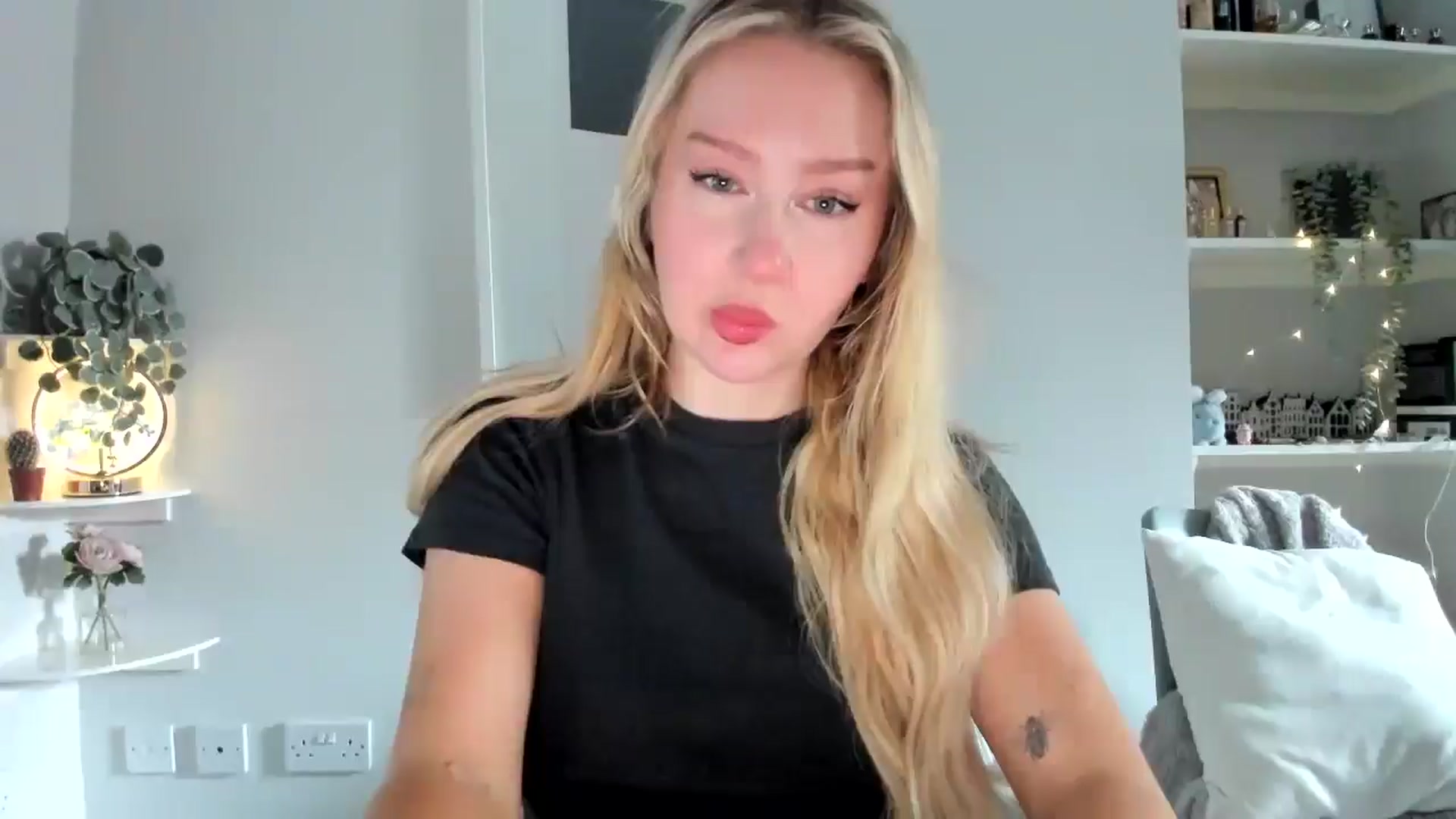 Gallery image thumbnail from AvaCutie's myfreecams stream on, 04/18/2026, 10:57 image 1 of 20
