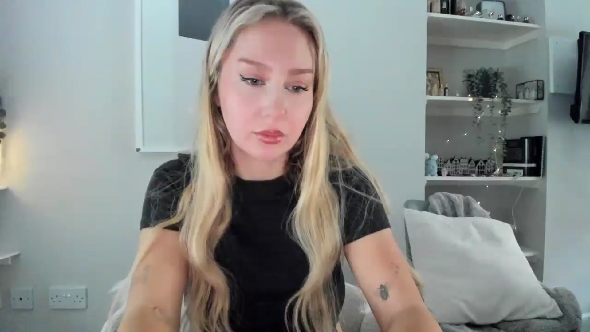 Gallery image thumbnail from AvaCutie's myfreecams stream on, 04/18/2026, 10:57 image 13 of 20