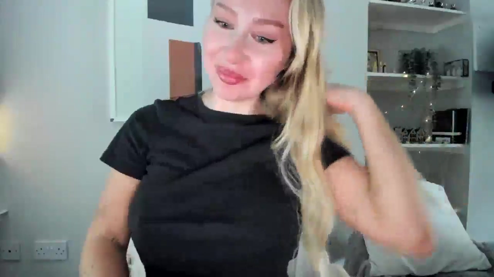 Gallery image thumbnail from AvaCutie's myfreecams stream on, 04/18/2026, 10:57 image 9 of 20