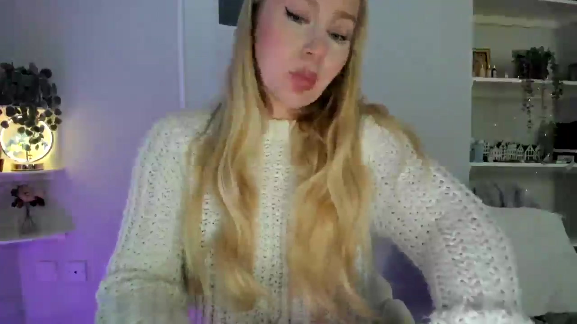 Gallery image thumbnail from AvaCutie's myfreecams stream on, 04/18/2026, 17:10 image 4 of 20