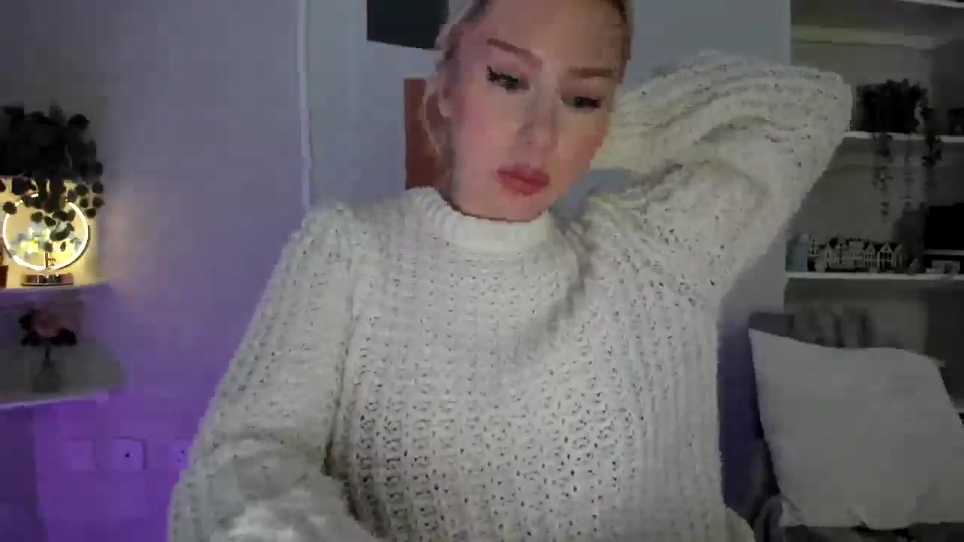 Gallery image thumbnail from AvaCutie's myfreecams stream on, 04/18/2026, 17:10 image 9 of 20