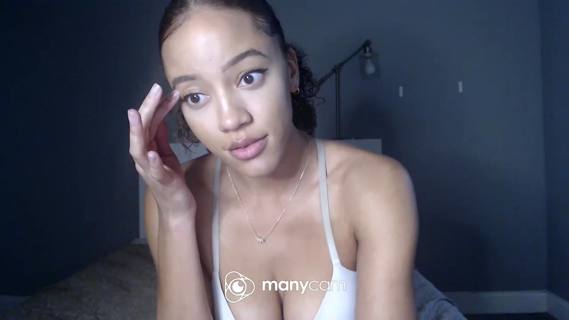 Gallery image thumbnail from AvaDollxo's myfreecams stream on, 01/13/2023, 22:46 image 15 of 20