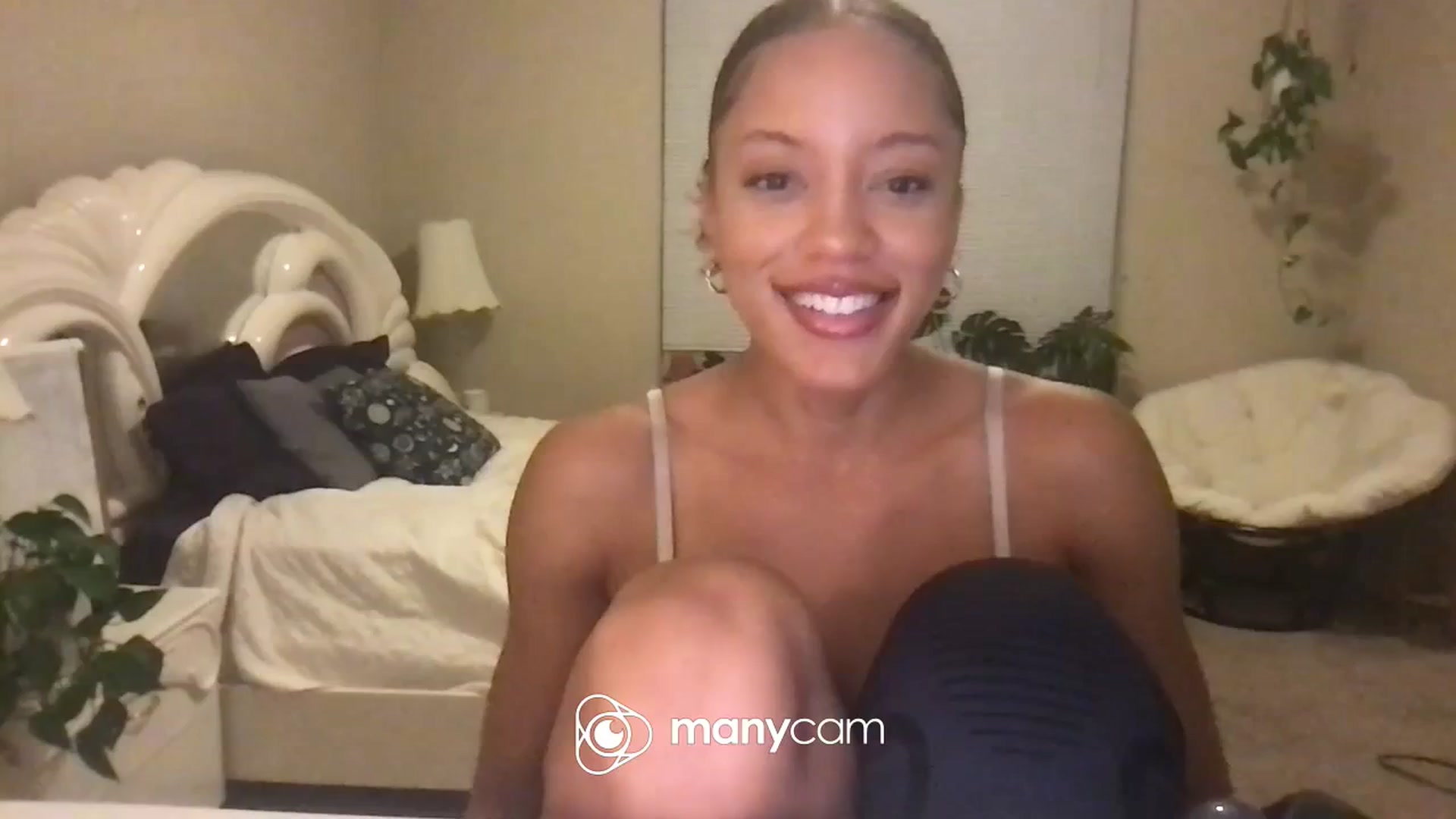 Gallery image thumbnail from AvaDollxo's myfreecams stream on, 10/10/2023, 06:05 image 8 of 20