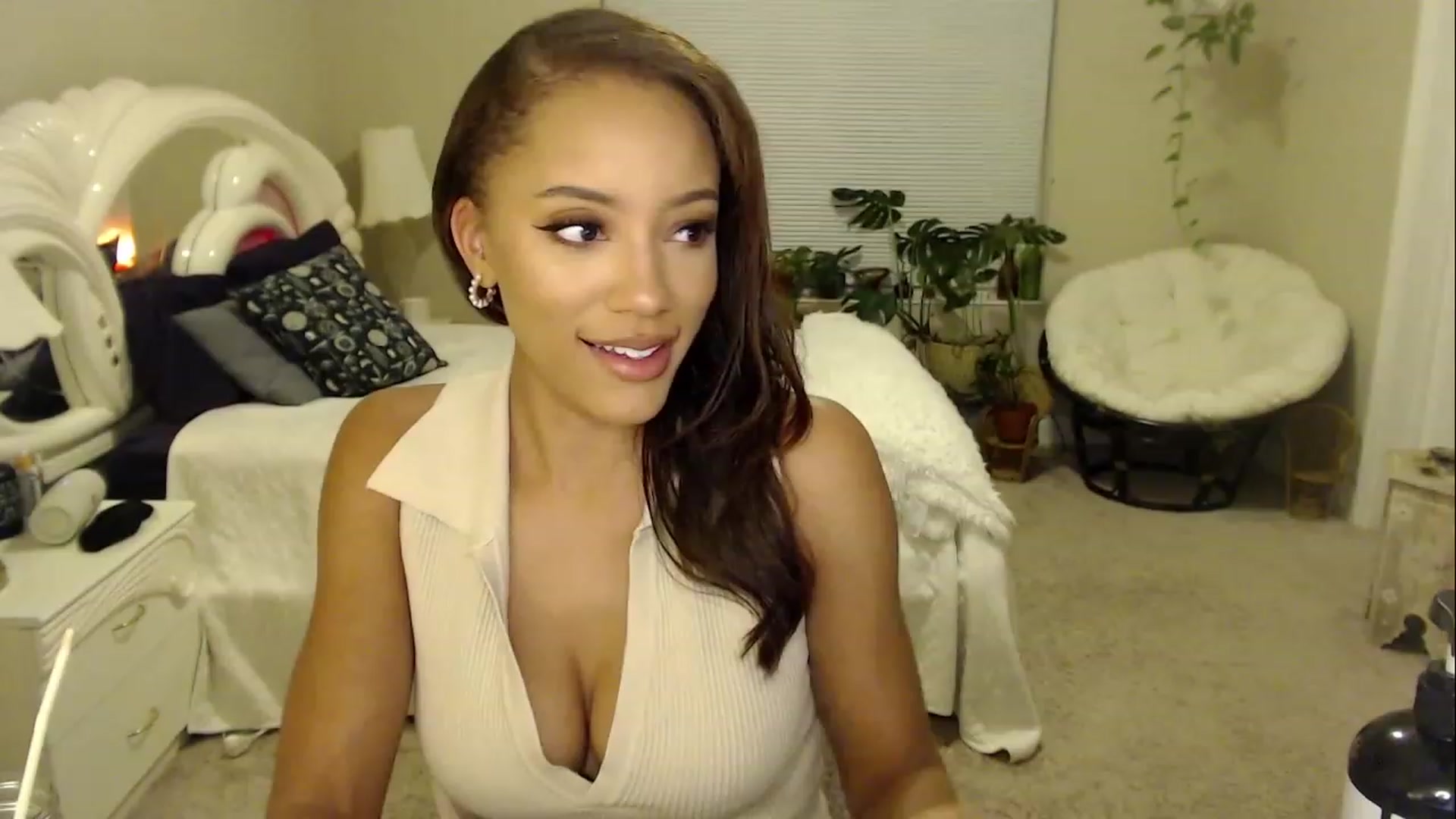 Gallery image thumbnail from AvaDollxo's myfreecams stream on, 11/04/2023, 06:44 image 1 of 20