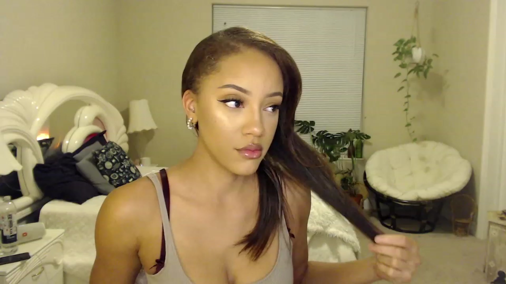 Gallery image thumbnail from AvaDollxo's myfreecams stream on, 11/05/2023, 07:28 image 1 of 20