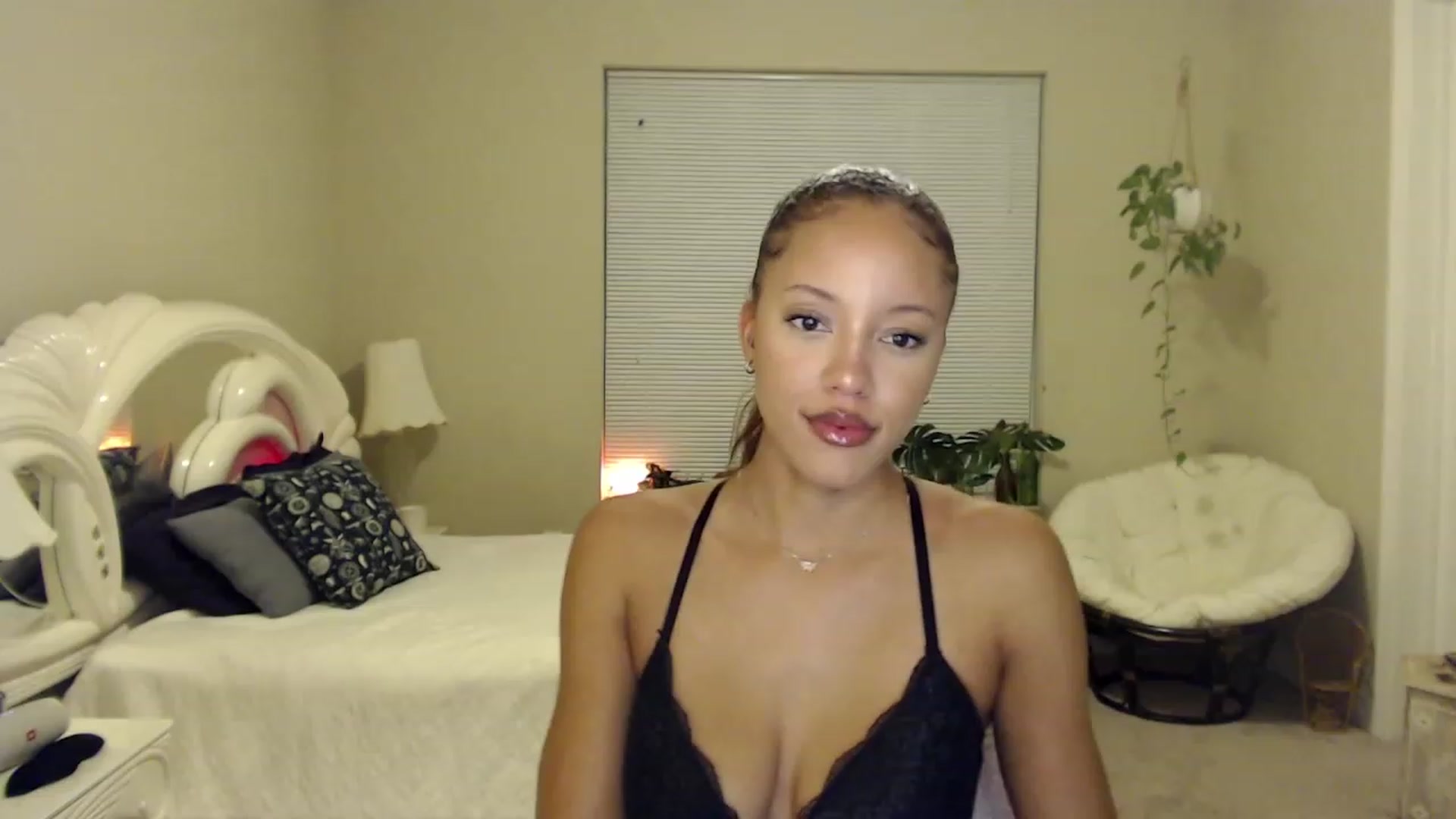 Gallery image thumbnail from AvaDollxo's myfreecams stream on, 11/10/2023, 06:36 image 5 of 20