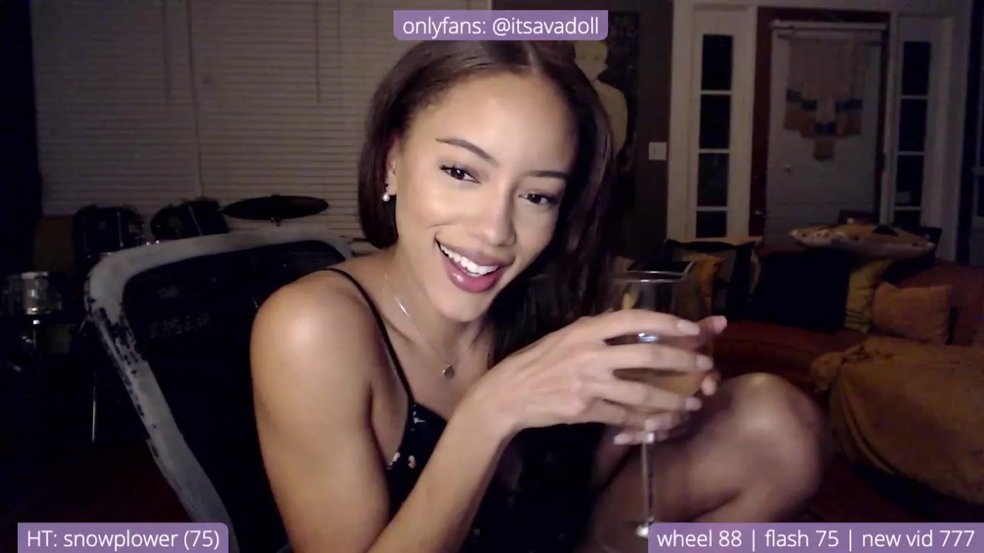 Gallery image thumbnail from AvaDollxo's myfreecams stream on, 12/06/2023, 03:00 image 8 of 20
