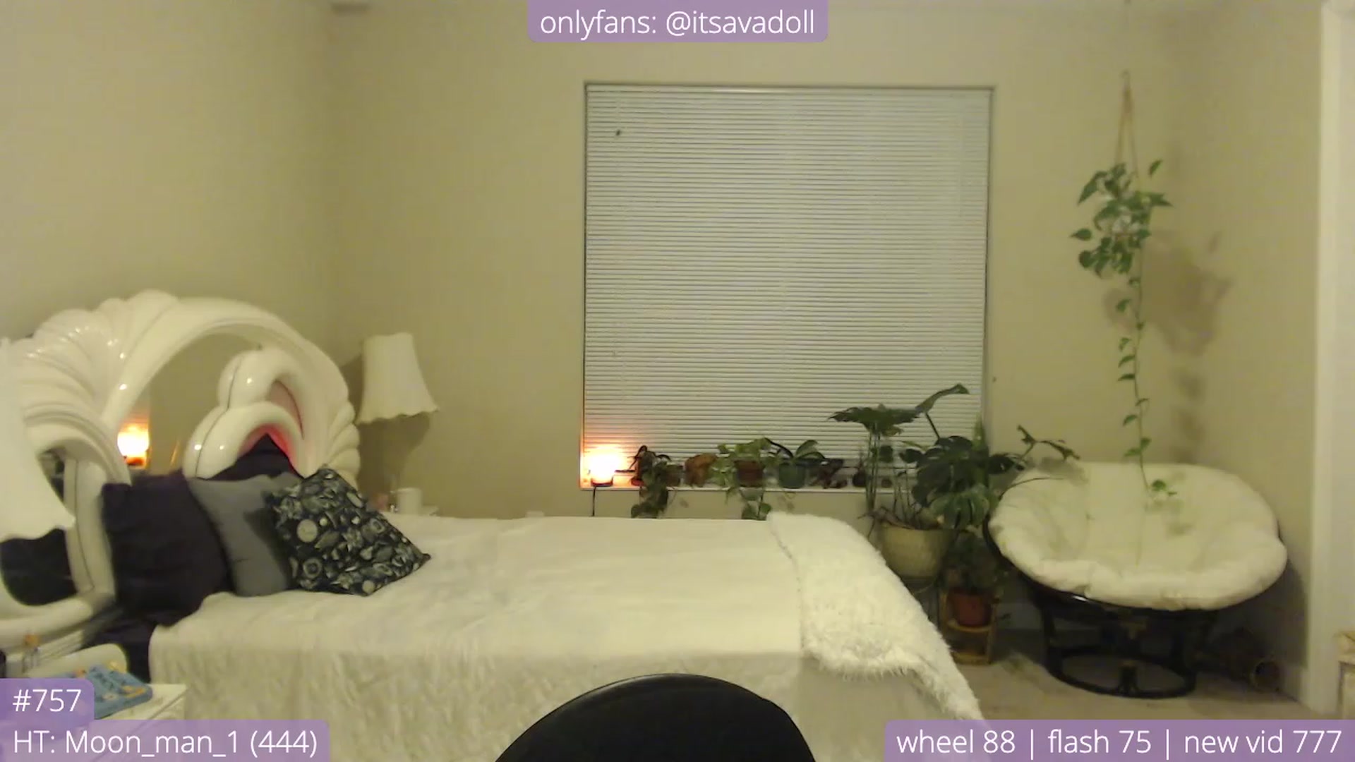 Gallery image thumbnail from AvaDollxo's myfreecams stream on, 12/17/2023, 05:12 image 10 of 20