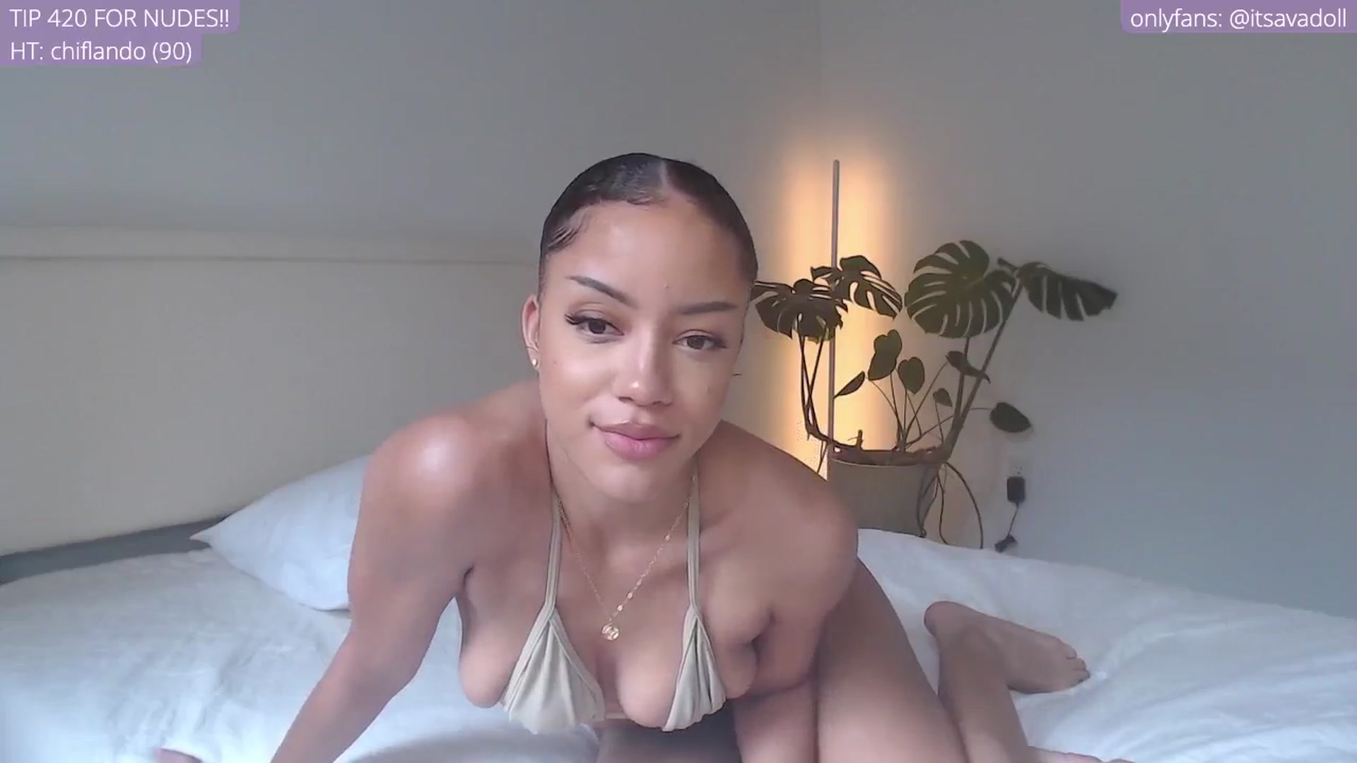 Gallery image thumbnail from AvaDollxo's myfreecams stream on, 04/29/2024, 21:06 image 13 of 20