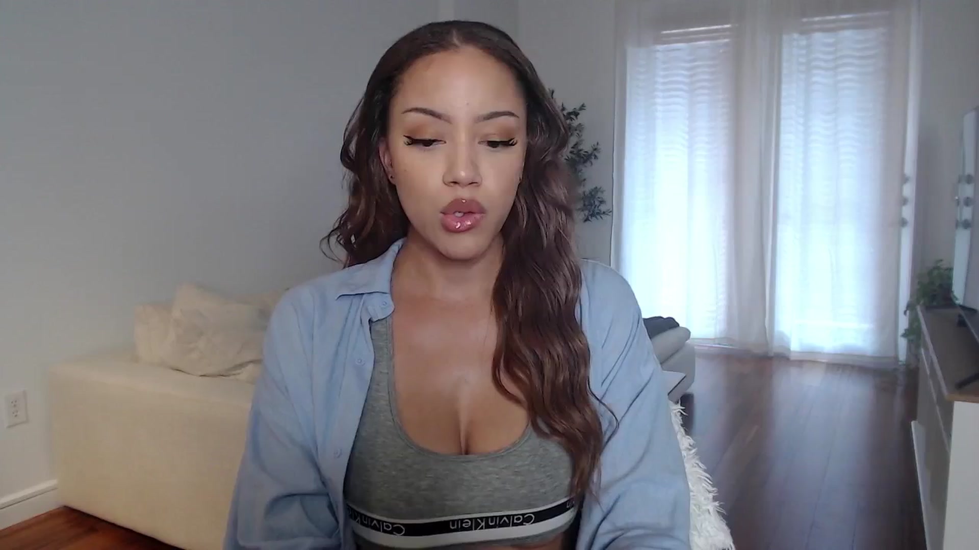 Gallery image thumbnail from AvaDollxo's myfreecams stream on, 07/01/2024, 19:35 image 2 of 20