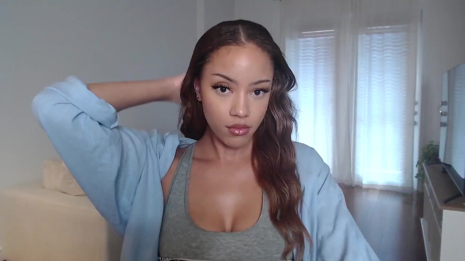 Gallery image thumbnail from AvaDollxo's myfreecams stream on, 07/01/2024, 19:35 image 19 of 20
