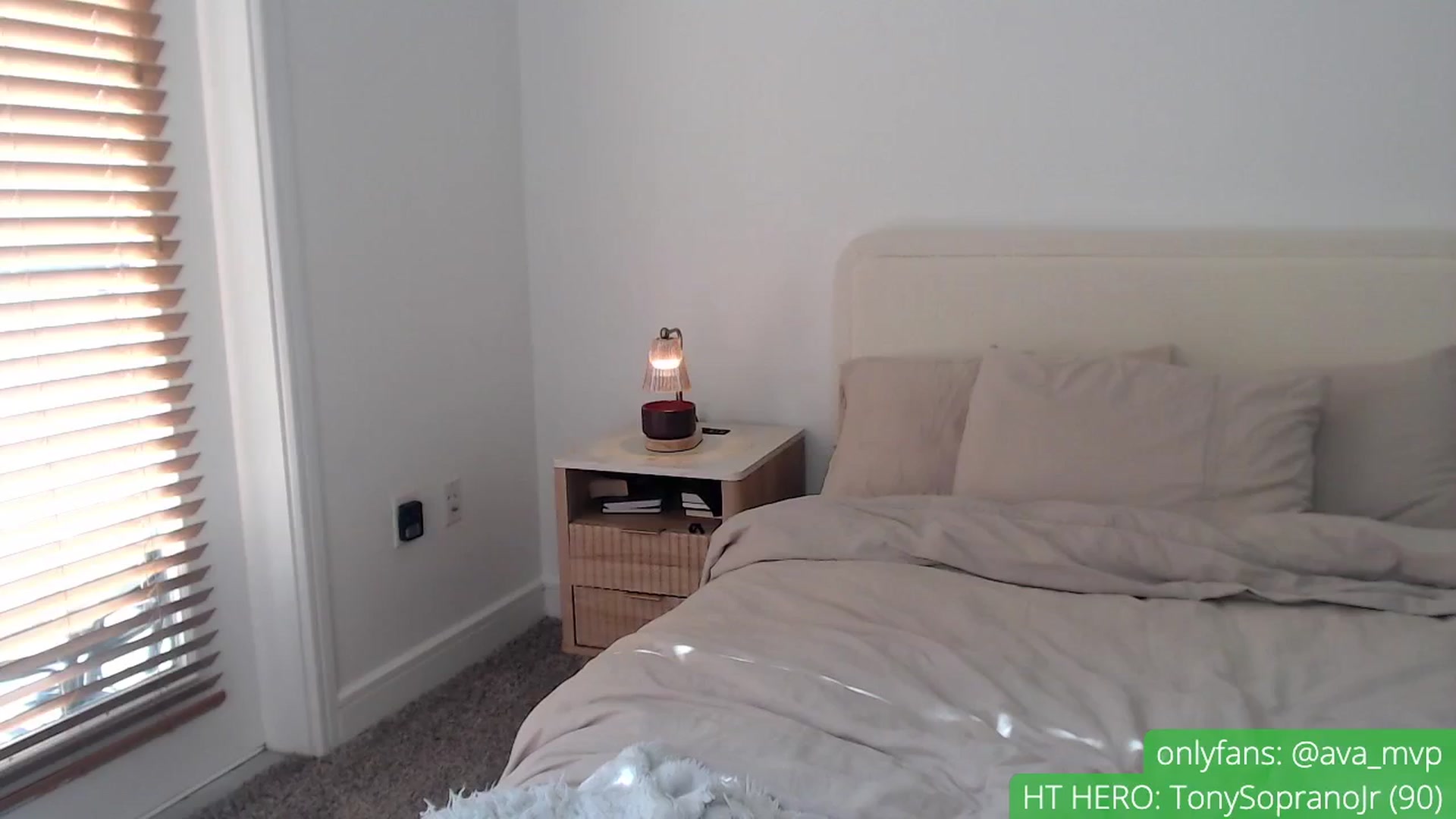 Gallery image thumbnail from AvaDollxo's myfreecams stream on, 08/27/2024, 22:43 image 17 of 20