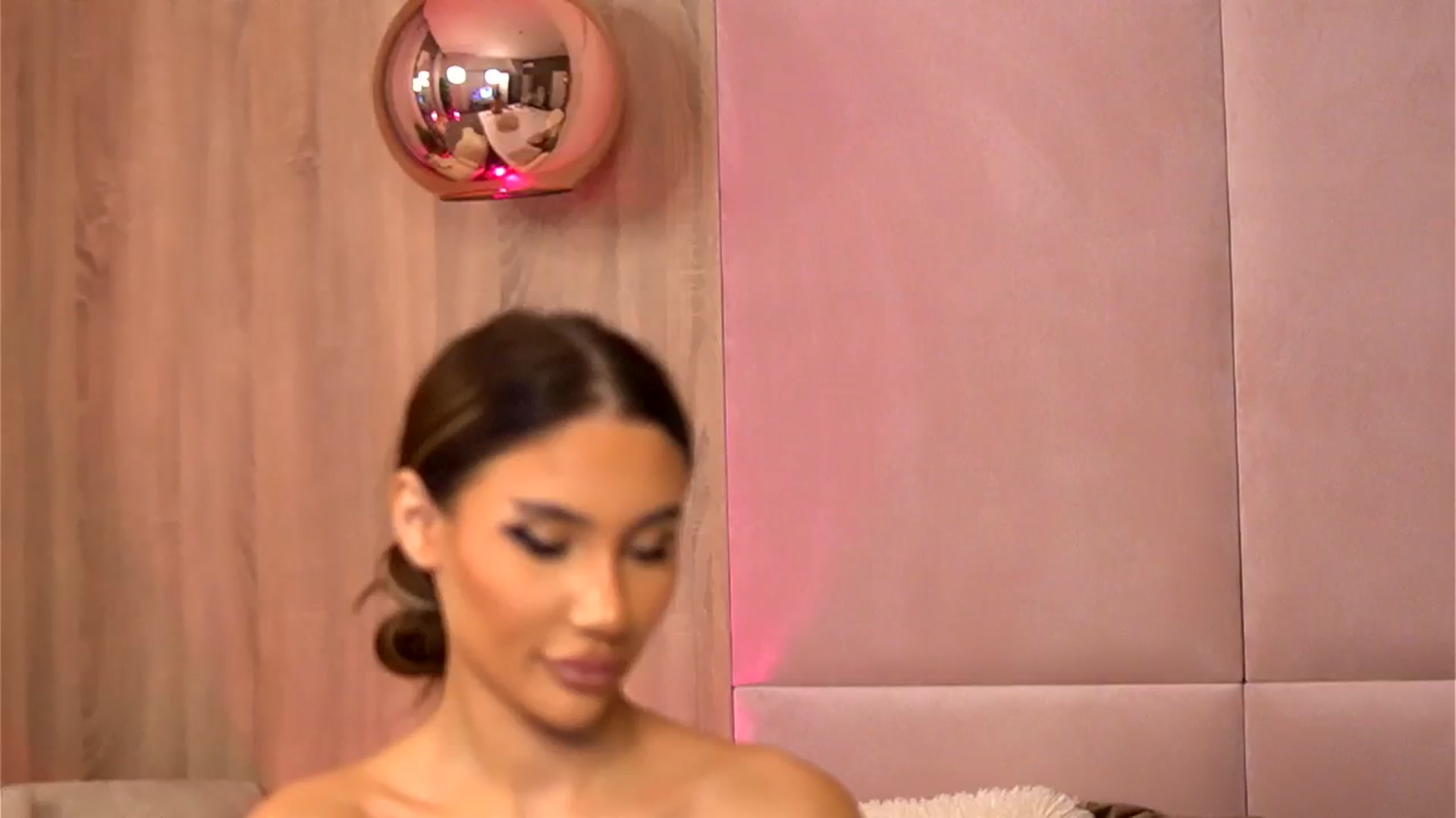 Gallery image thumbnail from AvaHeath's myfreecams stream on, 11/14/2024, 02:20 image 19 of 20