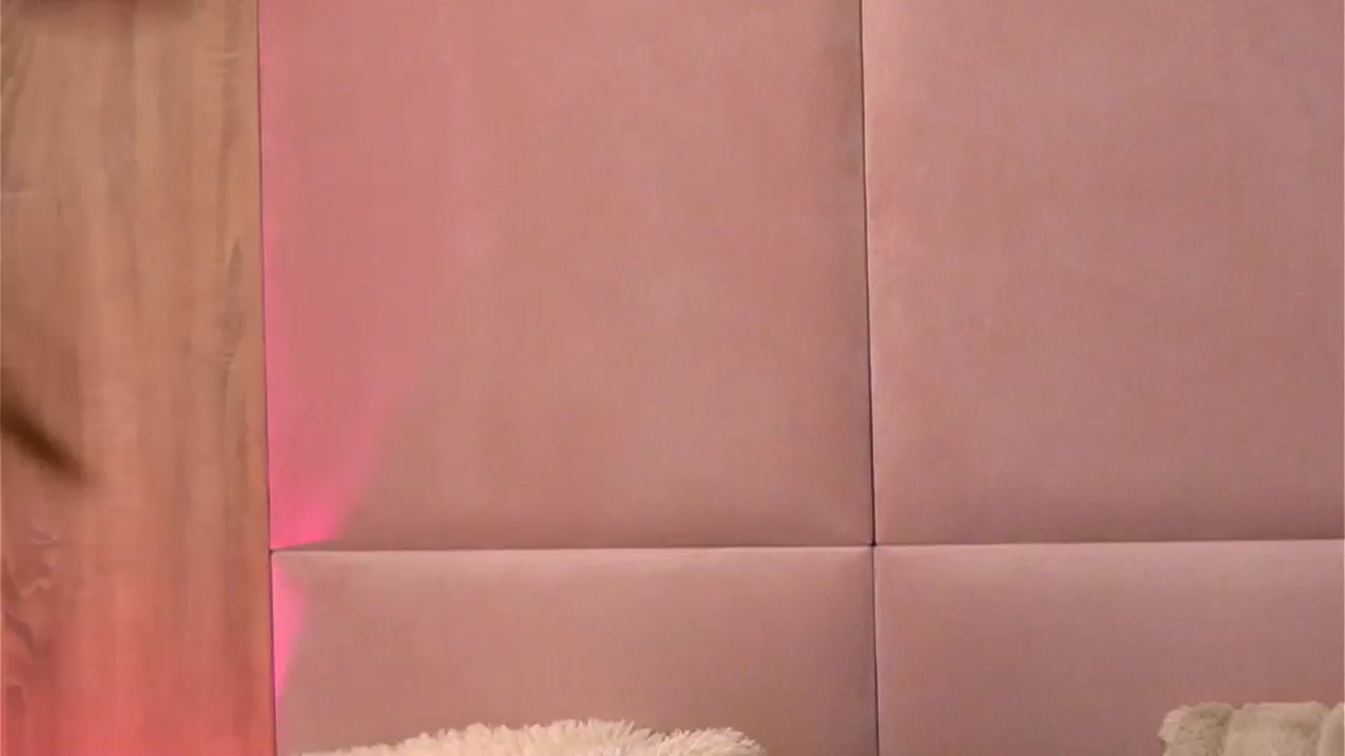 Gallery image thumbnail from AvaHeath's myfreecams stream on, 11/19/2024, 24:02 image 18 of 20
