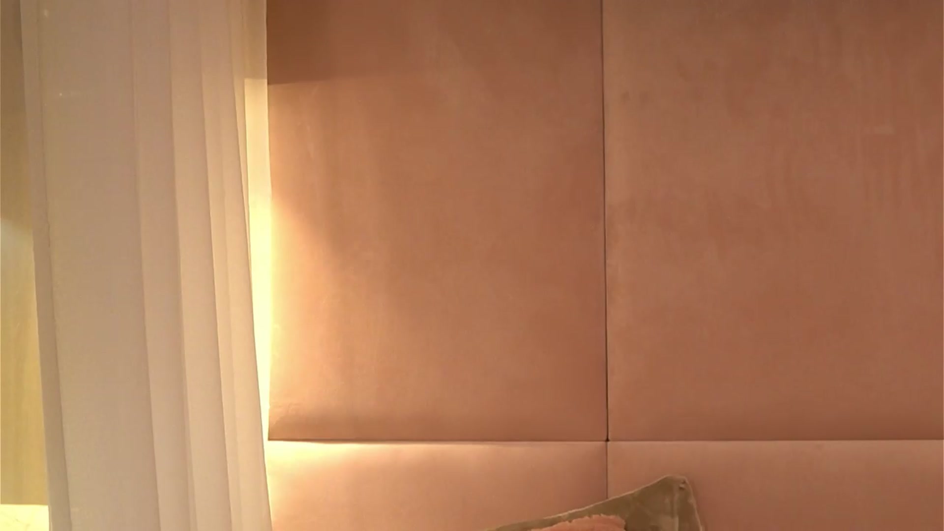 Gallery image thumbnail from AvaHeath's myfreecams stream on, 08/11/2026, 24:28 image 16 of 20