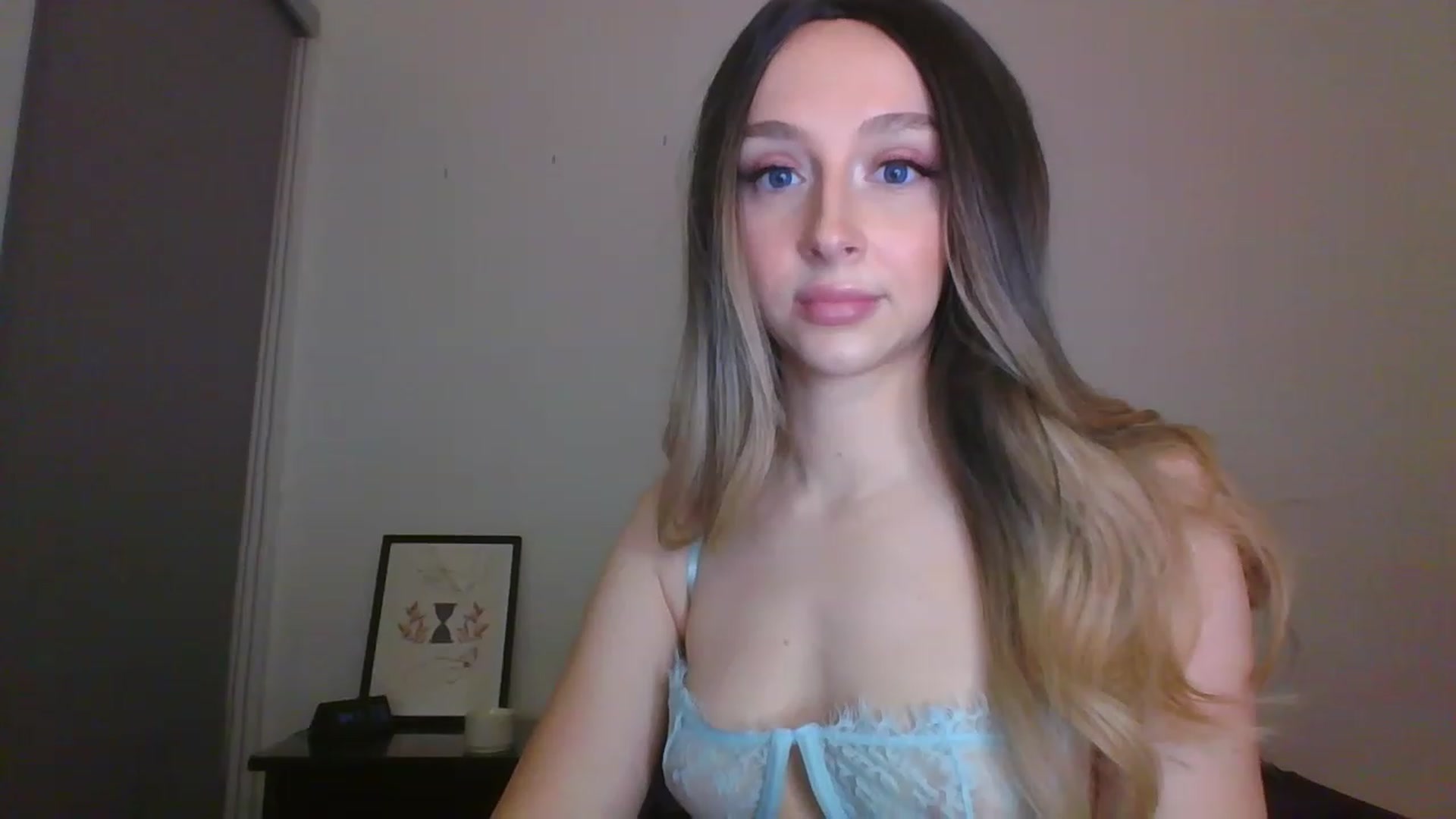 Gallery image thumbnail from AvaHoney's myfreecams stream on, 11/16/2022, 07:49 image 4 of 20