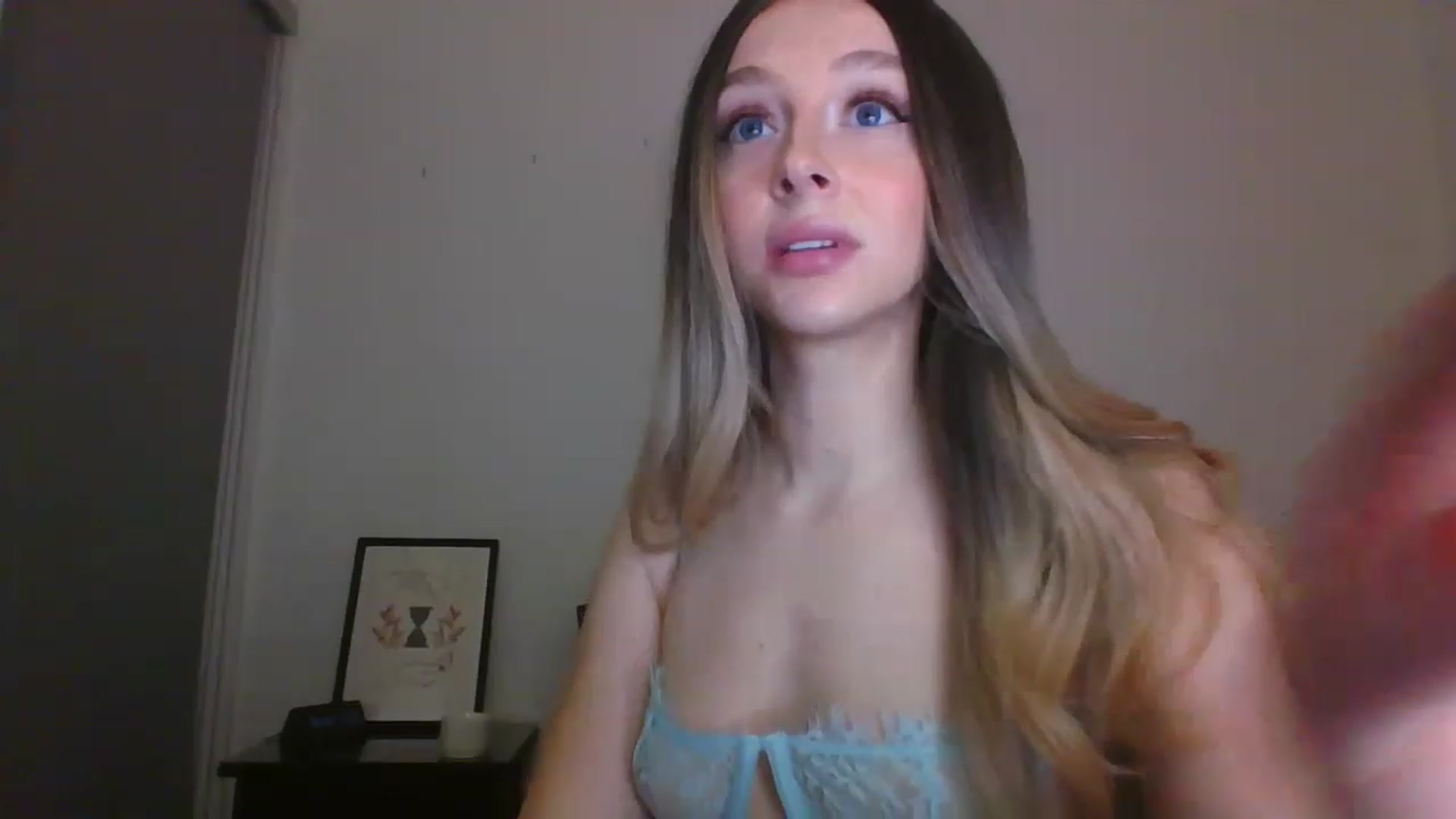 Gallery image thumbnail from AvaHoney's myfreecams stream on, 11/16/2022, 07:49 image 5 of 20