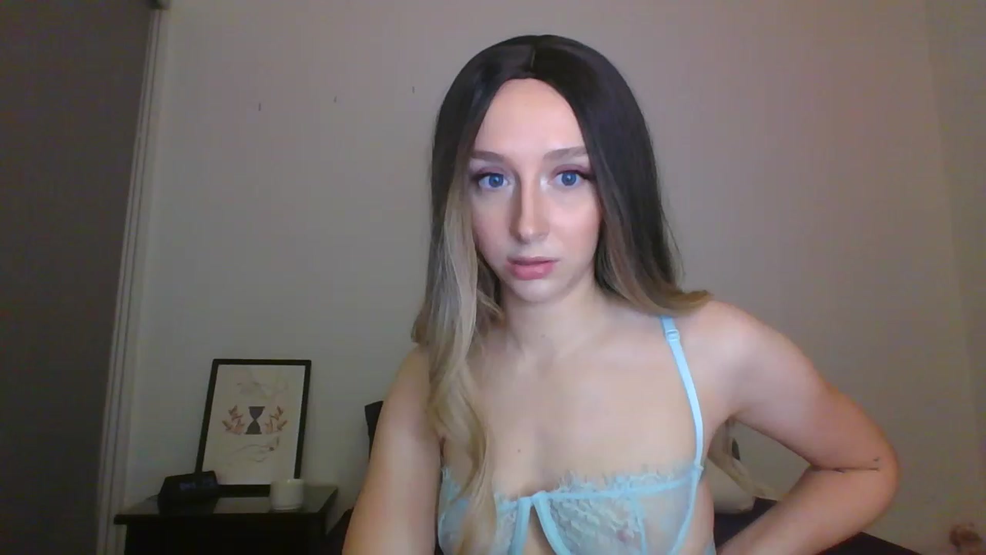 Gallery image thumbnail from AvaHoney's myfreecams stream on, 11/16/2022, 07:49 image 8 of 20