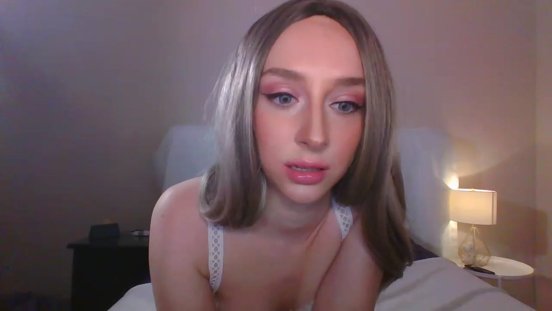 Gallery image thumbnail from AvaHoney's myfreecams stream on, 04/30/2023, 04:04 image 17 of 20