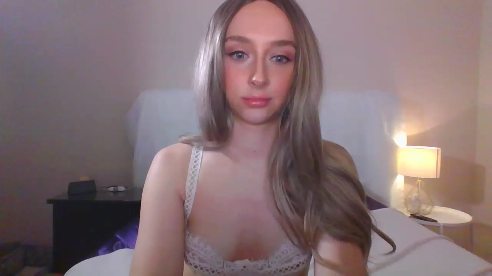 Gallery image thumbnail from AvaHoney's myfreecams stream on, 04/30/2023, 05:13 image 5 of 20