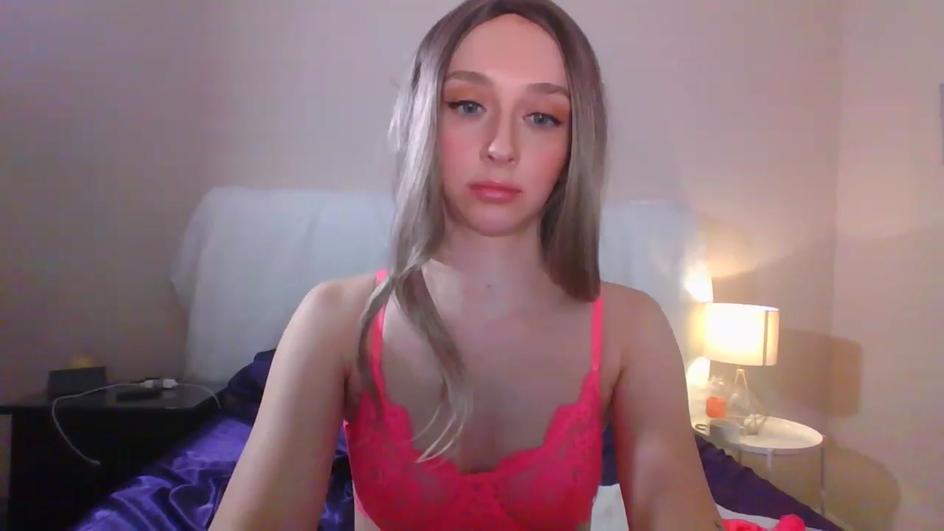 Gallery image thumbnail from AvaHoney's myfreecams stream on, 05/05/2023, 06:44 image 1 of 20