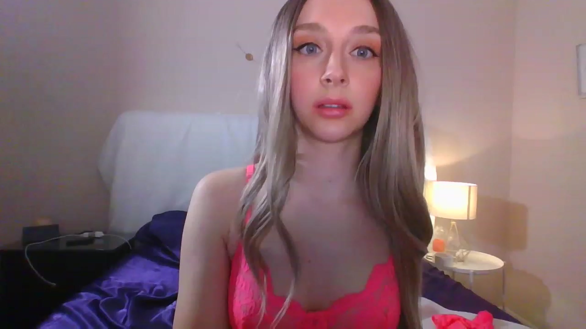 Gallery image thumbnail from AvaHoney's myfreecams stream on, 05/05/2023, 06:44 image 3 of 20