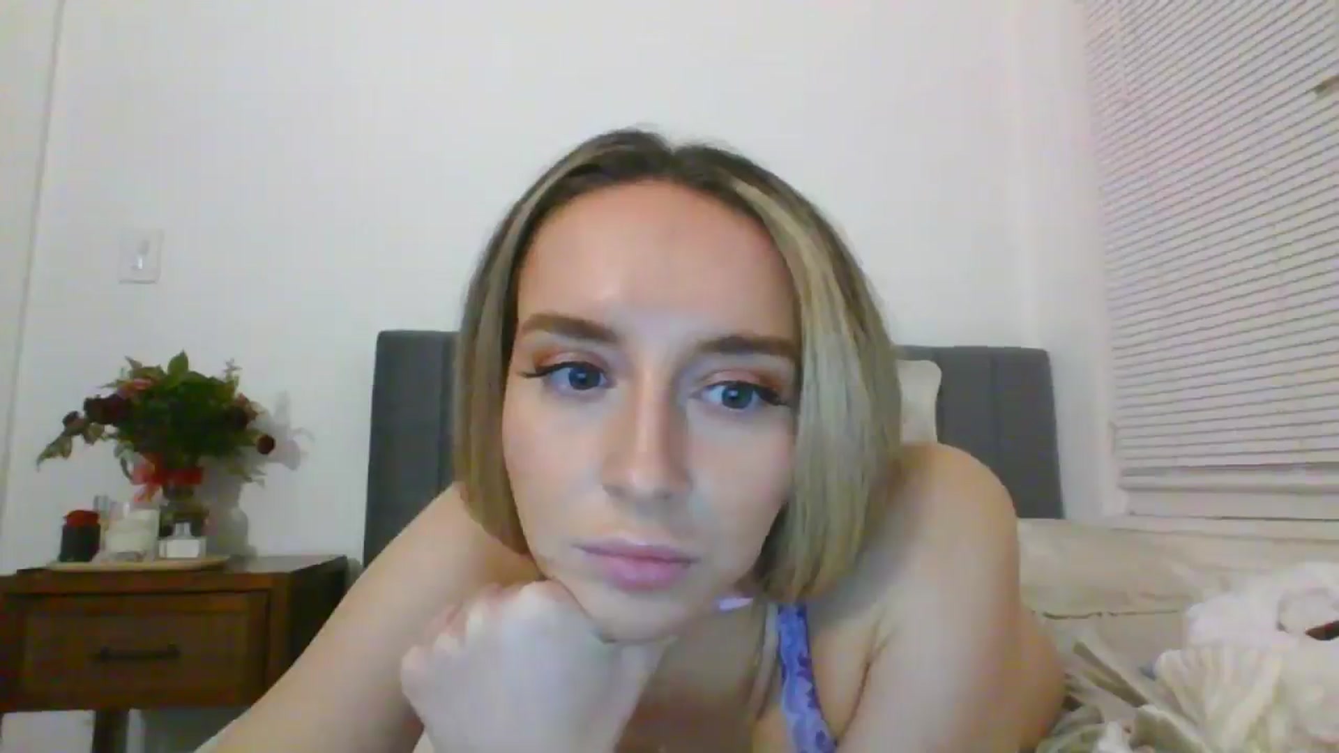 Gallery image thumbnail from AvaHoney's myfreecams stream on, 10/20/2025, 09:15 image 18 of 20