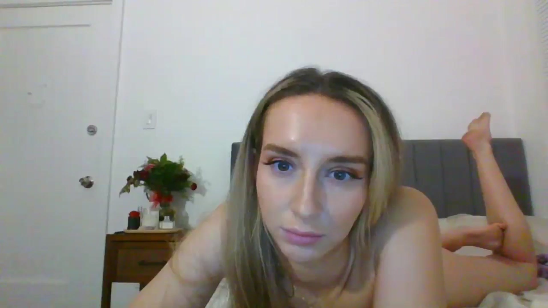 Gallery image thumbnail from AvaHoney's myfreecams stream on, 10/20/2025, 09:15 image 12 of 20