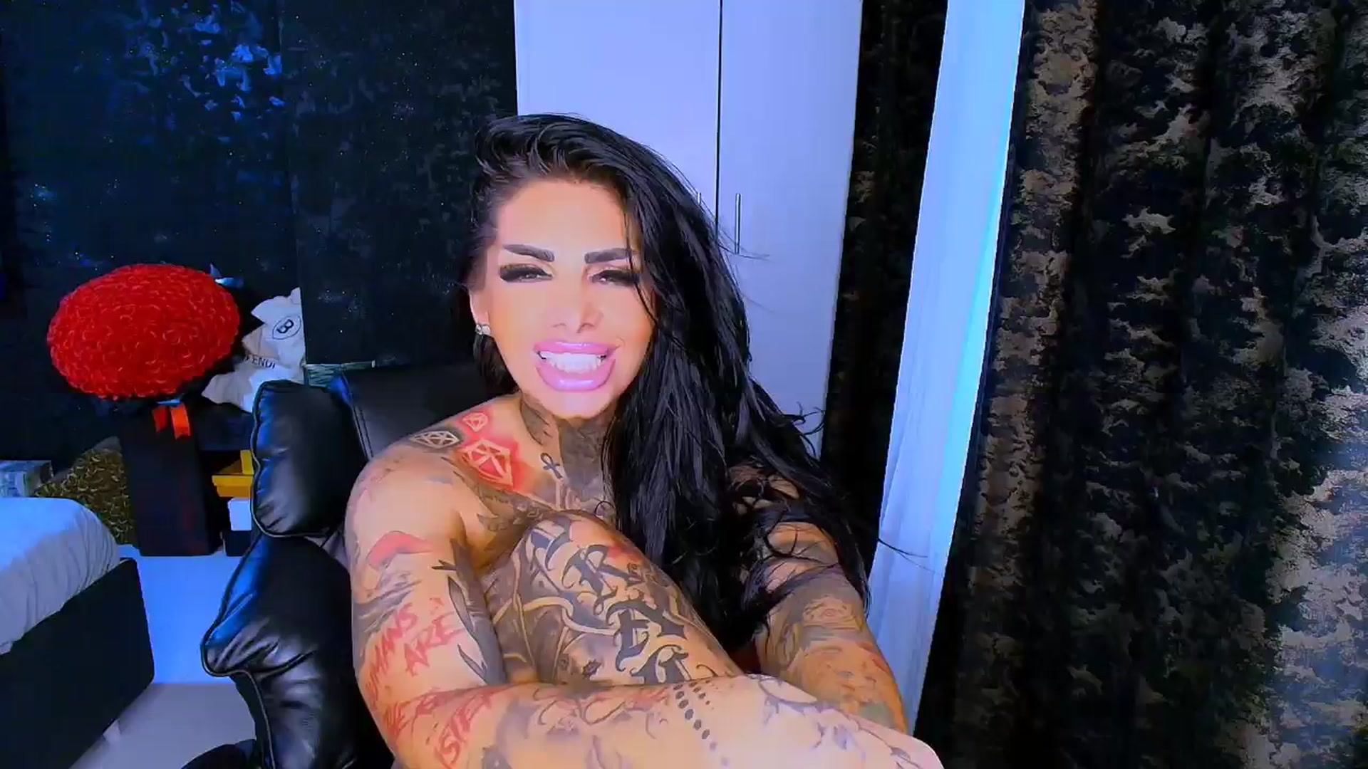 Gallery image thumbnail from AvaK777's myfreecams stream on, 05/11/2025, 11:43 image 14 of 20