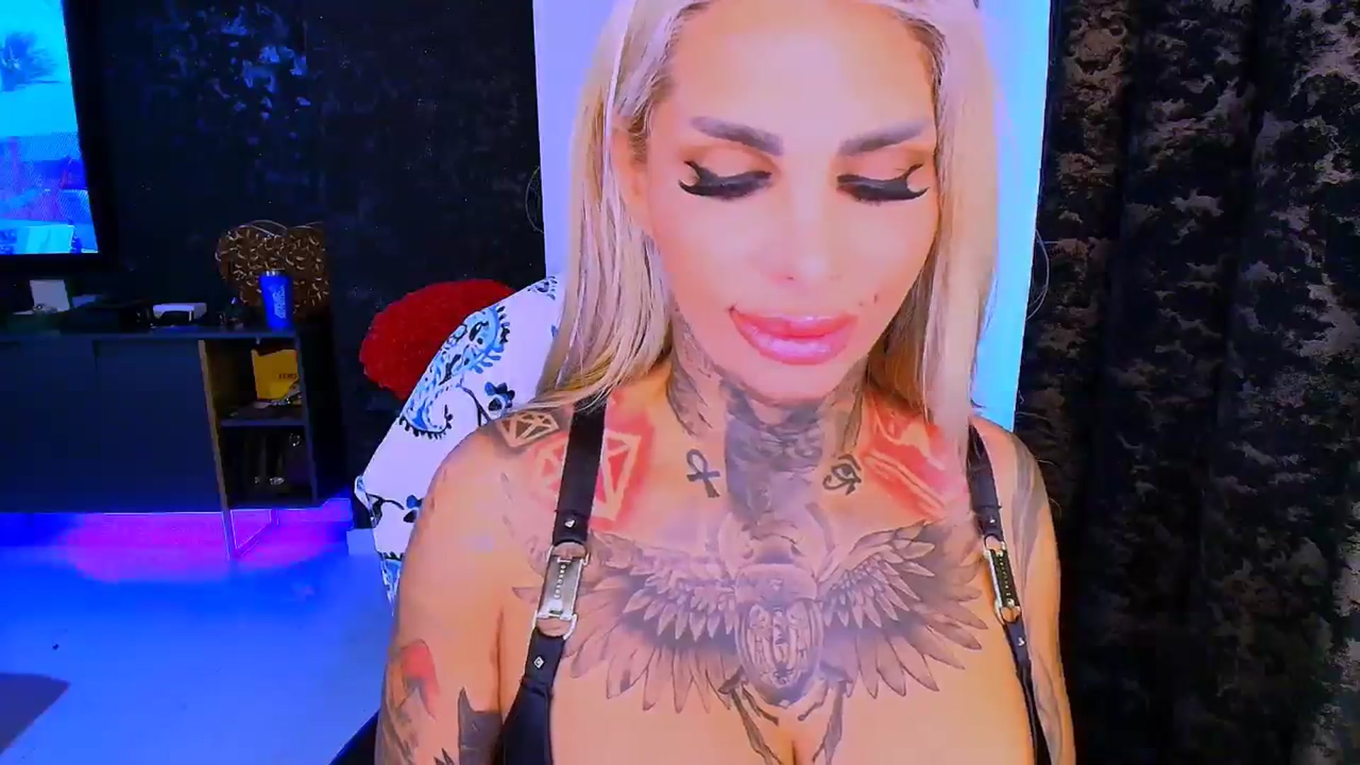 Gallery image thumbnail from AvaK777's myfreecams stream on, 07/22/2025, 10:22 image 17 of 20