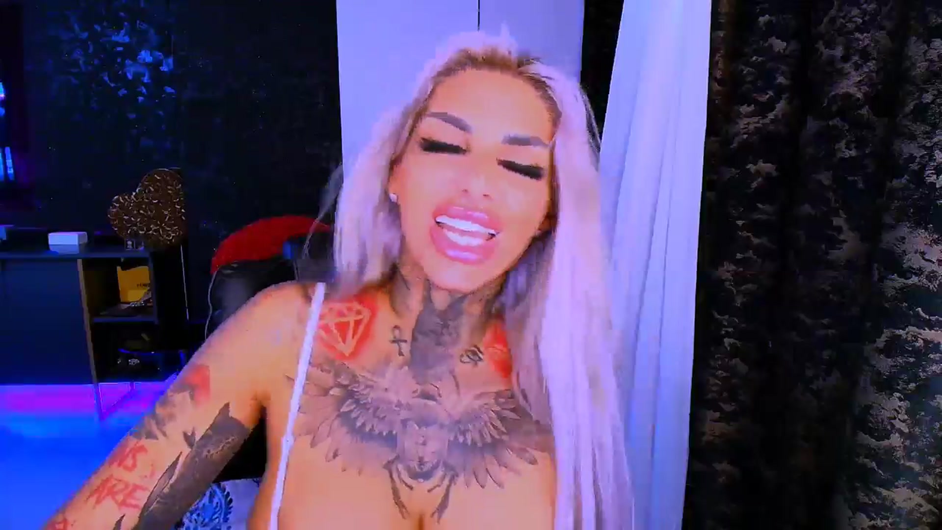 Gallery image thumbnail from AvaK777's myfreecams stream on, 07/26/2025, 08:03 image 8 of 20