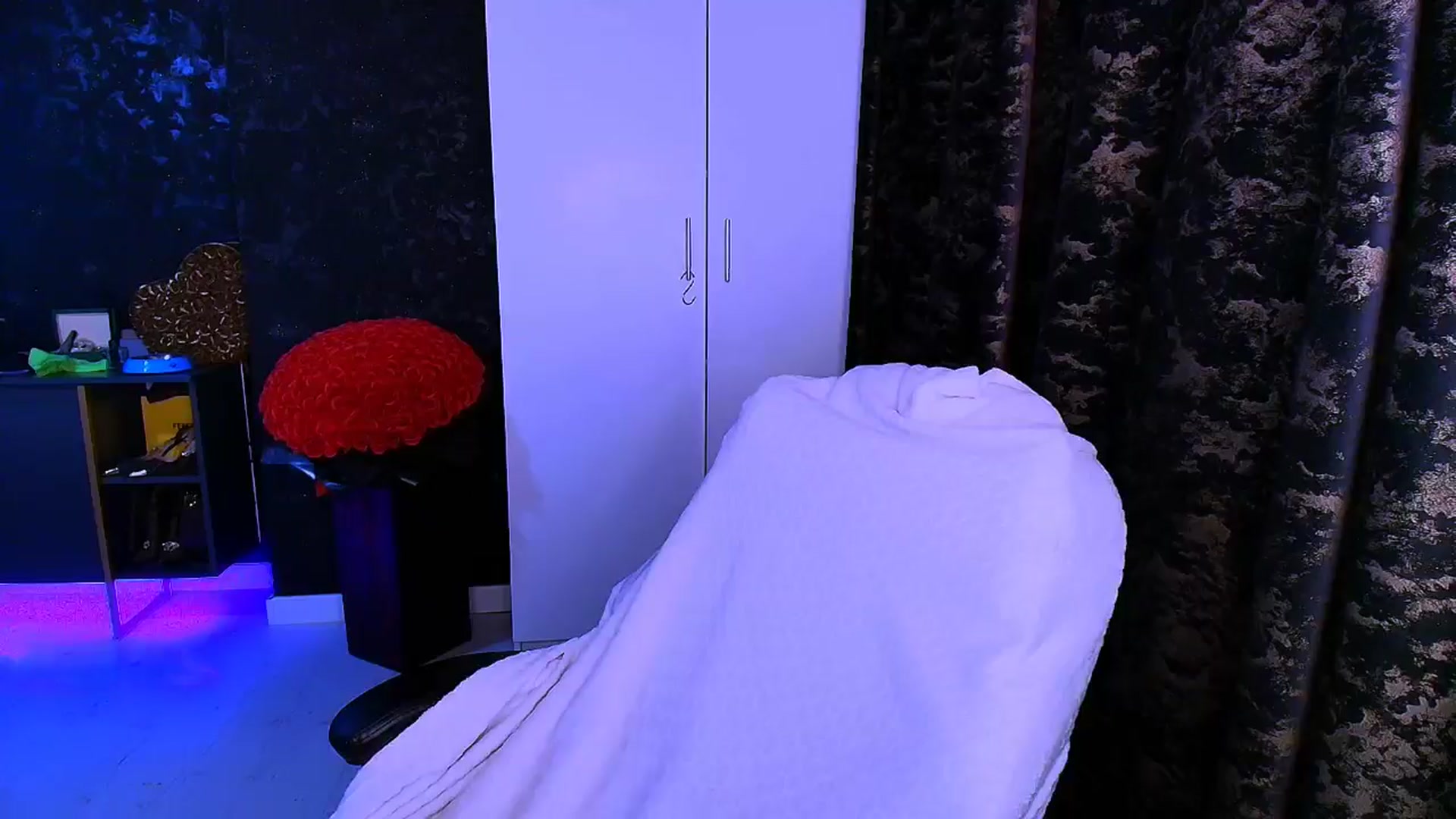 Gallery image thumbnail from AvaK777's myfreecams stream on, 07/31/2025, 22:15 image 9 of 20