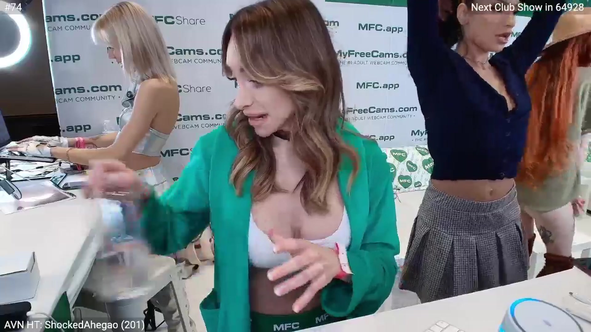 Gallery image thumbnail from AvaLeBlanc's myfreecams stream on, 01/22/2026, 01:34 image 13 of 20