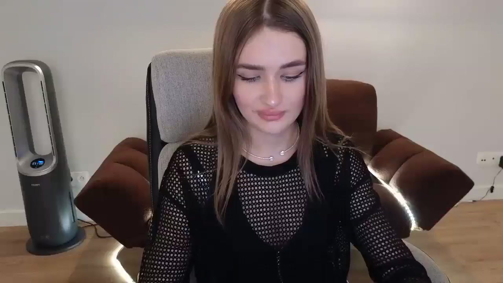 Gallery image thumbnail from AvaLourel's myfreecams stream on, 07/11/2025, 19:10 image 7 of 20