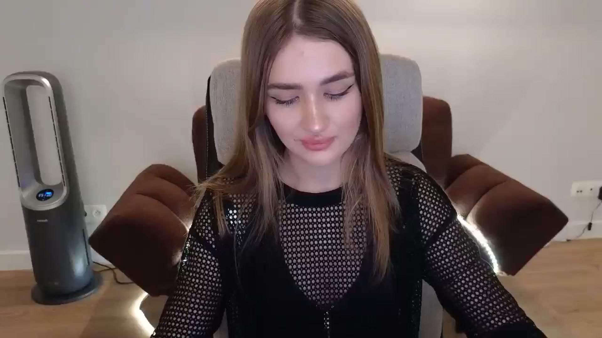 Gallery image thumbnail from AvaLourel's myfreecams stream on, 07/11/2025, 19:10 image 18 of 20