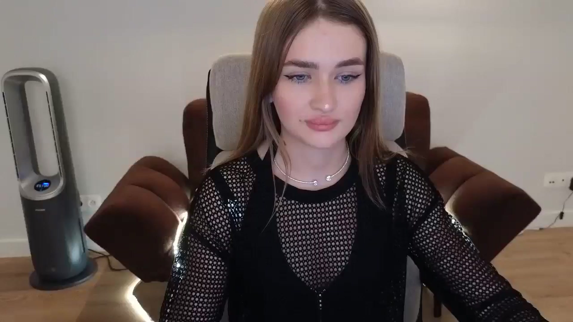 Gallery image thumbnail from AvaLourel's myfreecams stream on, 07/11/2025, 19:10 image 8 of 20