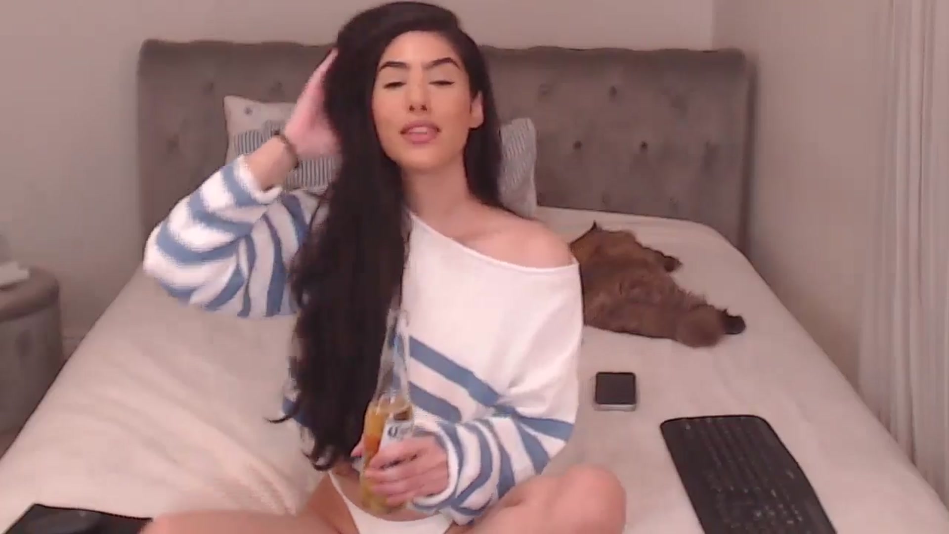 Gallery image thumbnail from AvaMaria's myfreecams stream on, 11/13/2024, 08:27 image 13 of 20