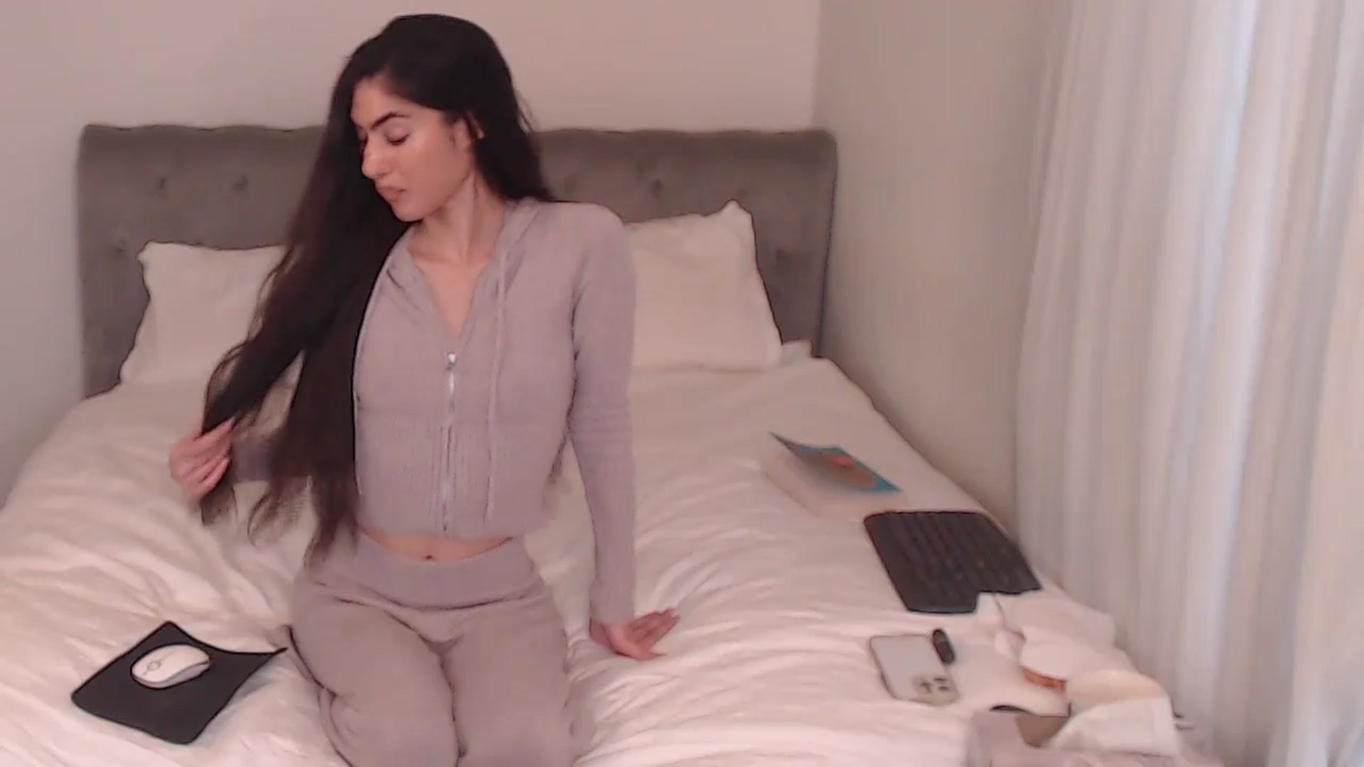 Gallery image thumbnail from AvaMaria's myfreecams stream on, 12/07/2025, 16:37 image 10 of 20