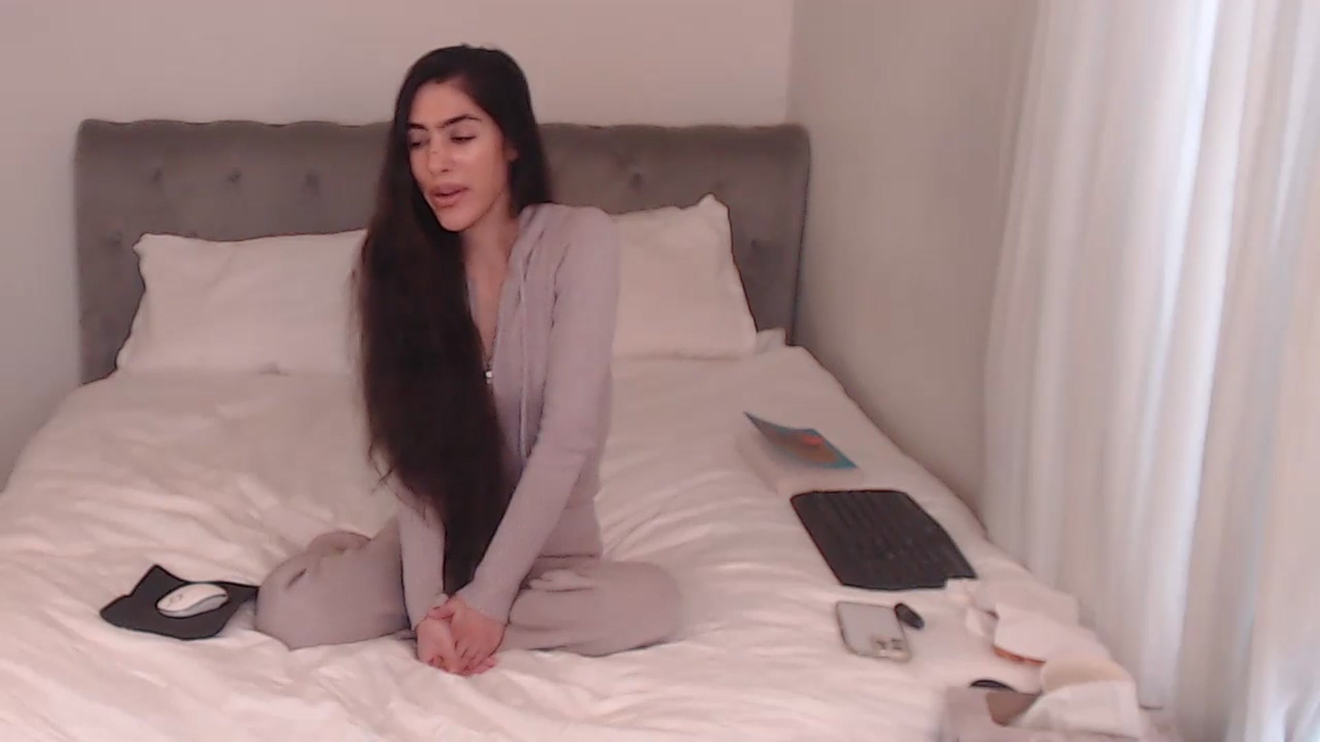 Gallery image thumbnail from AvaMaria's myfreecams stream on, 12/07/2025, 16:37 image 13 of 20