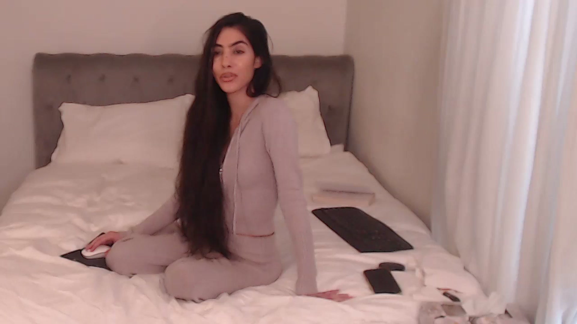 Gallery image thumbnail from AvaMaria's myfreecams stream on, 12/07/2025, 19:22 image 16 of 20